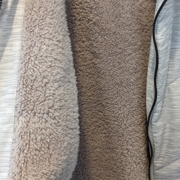 New Balance medium coat excellent condition - Picture 8 of 14